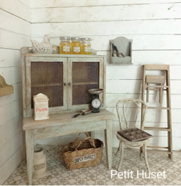 Oude Brocante Voorraad Kast
