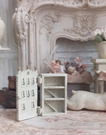 Brocante Poppenhuisje