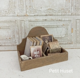 Gruttersbakje voor op b.v een Bureau