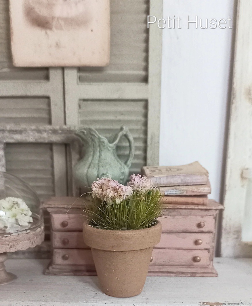Pot met Zachtroze Bloemen