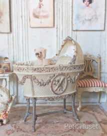 Brocante Victoriaanse Wieg