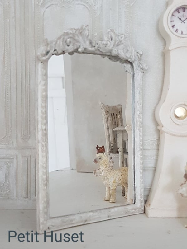 dik Laster uitbreiden Brocante Witte Franse Spiegel | Verkochte miniaturen/Sold Out | Petit Huset