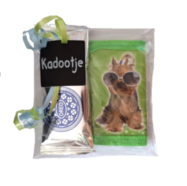 Traktatiezakje met Oreo koekjes en honden portemonneetje