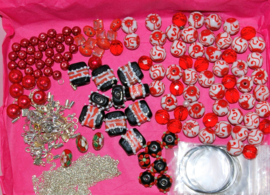 Shades of Red Treasurebeadbox