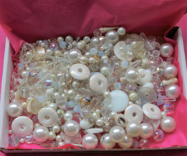 White and silver treasurebeadbox