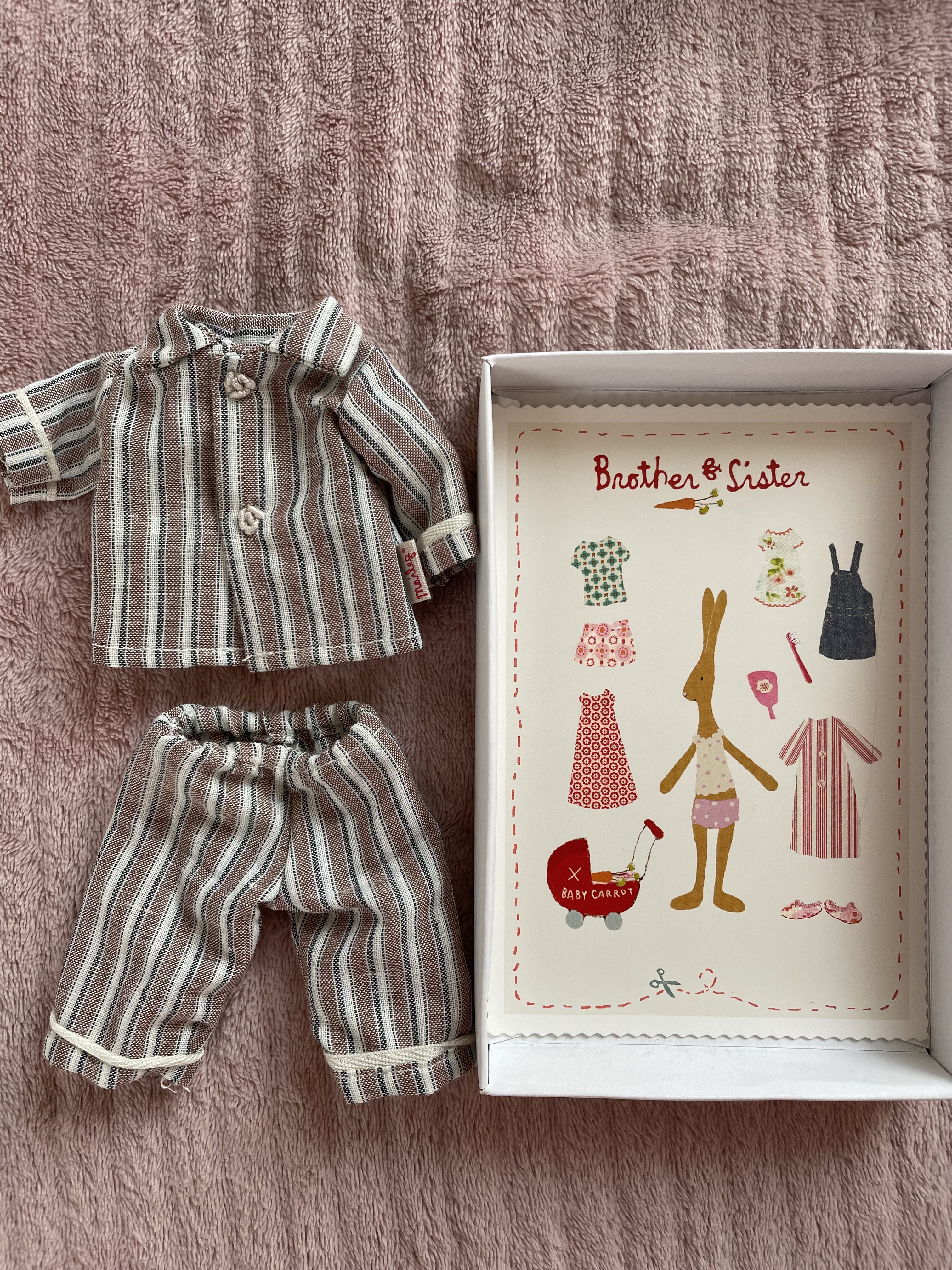 Maileg kledingsetje small (mini) boy, pyama set striped