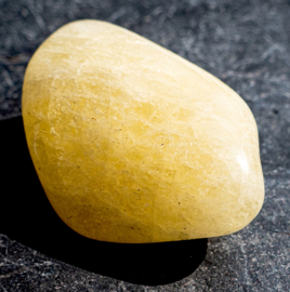 Danburiet, Goud, 'Agni Gold' trommelsteen (XL) ø 3,2 cm  1x UNIEK