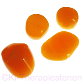 Calciet: Oranje calciet,  trommelsteen (XL) (45-50 gr.) per st.