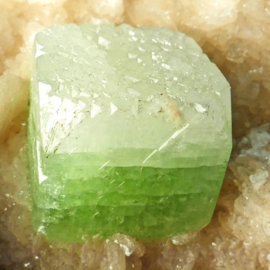  Apofyliet (Grote) kristal op matrix cluster 1x uniek ex.