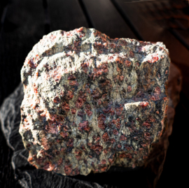 Eklogiet (NO), Natuurstuk ca 0,7 kilo 1x UNIEK