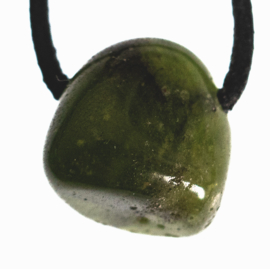 Vesuvianiet - Idokraas L. 2 cm hanger per st.