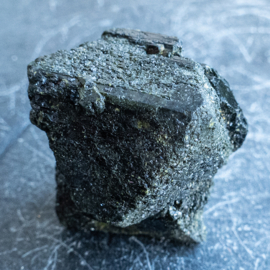 Epidoot kristal  Pseudomorf na Fluoriet (Pakistan)  1x UNIEK.