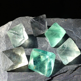 Fluoriet, groen Jumbo oktaeders XXL ø 4-4,5 cm per st.