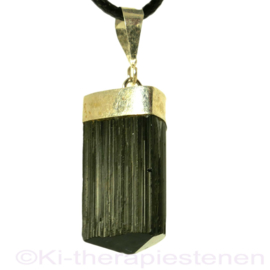 Toermalijn, zwarte Toermalijn  A kwaliteit hanger  L. 3,5 cm p.st.