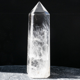 Bergkristal met Generatorpunt L. 9,6 cm, B. 3 cm. 1x UNIEK