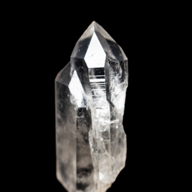 ISIS  Kristal (Arkansas)  - Tweeling en   │(L) 7,3 x  (B) 3 cm, 75 gr.