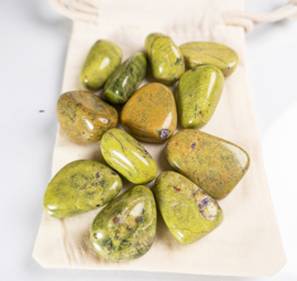 Serpentijn, met Stichtiet (Atlantasiet)  (M) trommelstenen per zakje