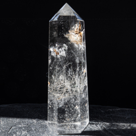 Bergkristal met Generatorpunt L. 8 cm, B. 2,9 cm. 1x UNIEK