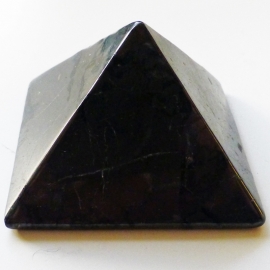 Shungiet, piramide ca 5 cm, in Luxe geschenkverpakking