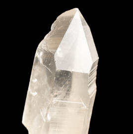 ISIS  Kristal en   (L) 8,3 x  (B) 3,2 cm, 0.11 kilo