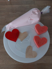 Happy Valentinesday - Hartvormige Ganache Plates, Sjabloon & Valentijnsdag Fondantstempel in 1 - Partystamp