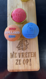 WE VRETEN ZE OP - EK2024 XXL Borrelplank / Cupcake plank