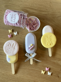 Fondant stempel - schattig Paashaasje met strik - Outboss - Sweetstamp