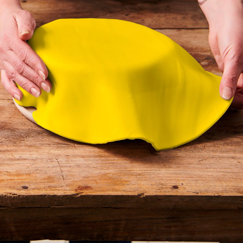 Mellow Yellow - Ready rolled - uitgerolde plak fondant - Funcakes