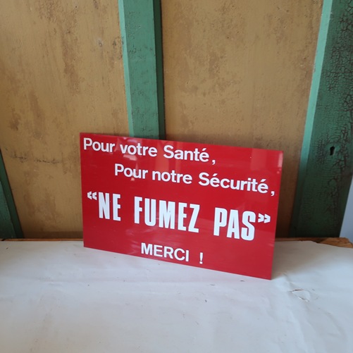 Bord met tekst ' Ne fumez pas ' Frankrijk 40 x 25