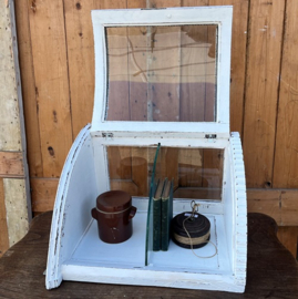 Vitrine kastje wit sier hoek pronk VERKOCHT