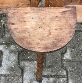 Kruk bijzettafel melk draaipoot hout VERKOCHT