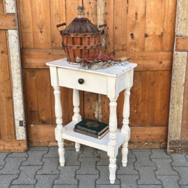 Halkast nachtkastje wit brocante VERKOCHT