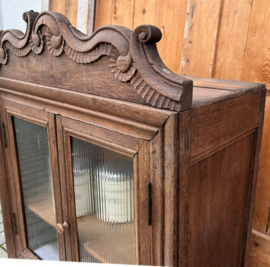 Pronkkast vitrine boven kast VERKOCHT