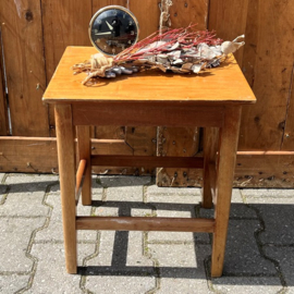 Kruk bijzettafel hout origineel 39 x 30 x 45 cm