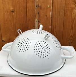 Vergiet emaille wit met zwarte rand diameter 26