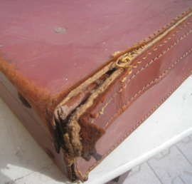 Koffer leer bruin 70 x 36 x 16 beschadigd