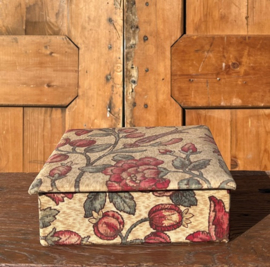 ​Doos stoffen bekleding karton sieraden naaidoosje