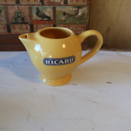 Ricard pastis Frankrijk water kan kruik geel