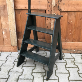 Oude houten trap bibliotheek VERKOCHT