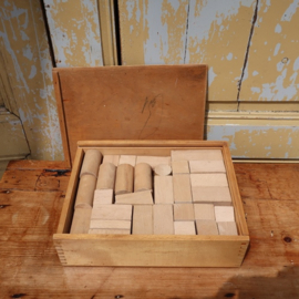 Kist hout met houten blokken speelgoed VERKOCHT