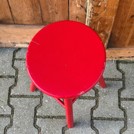 Kruk bijzettafel krukje hout rood VERKOCHT