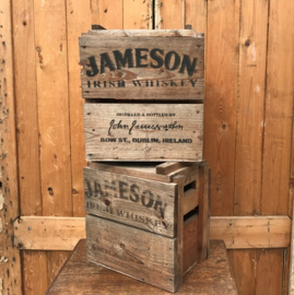 Kist krat Jameson Irish Whiskey hout VERKOCHT