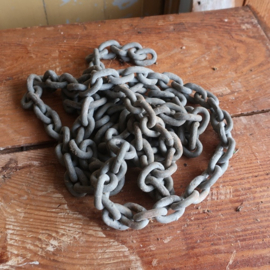 Ketting metaal ijzer oud lengte 2,4 meter