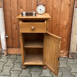 Hal kast nachtkastje grenen 74 cm VERKOCHT