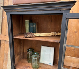 Schappenkast boekenkast zwart 146,5 VERKOCHT