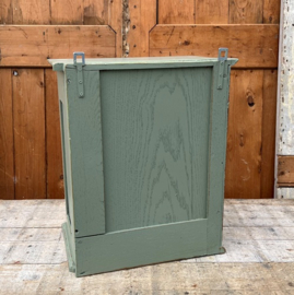 Vitrine kast groen sier pronk hang kastje