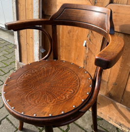 Captain chair cafe stoel armleuningen Thonet model