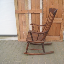 Schommelstoel hout origineel bruin VERKOCHT