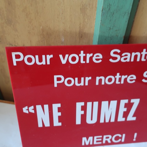 Bord met tekst ' Ne fumez pas ' Frankrijk 40 x 25