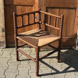 Hoekstoeltje hout origineel gevlochten zitting